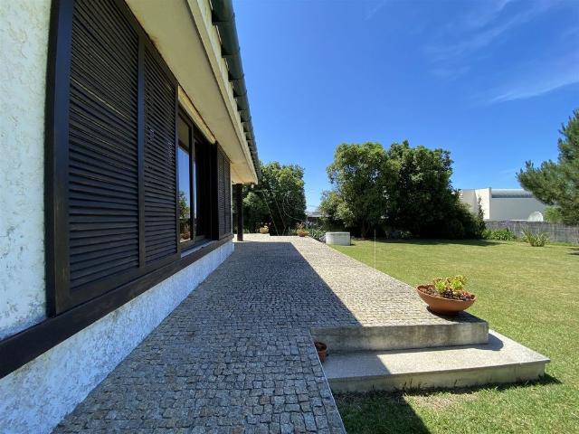 Moradia independente em Praia de Valadares, Valadares