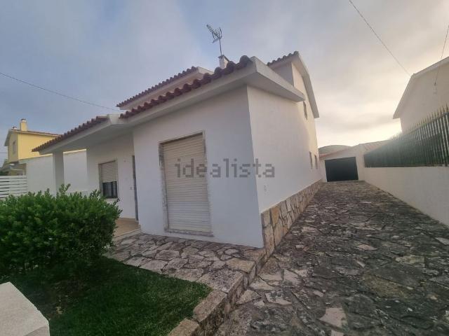 Moradia independente em Sobreiro Curvo, A dos Cunhados