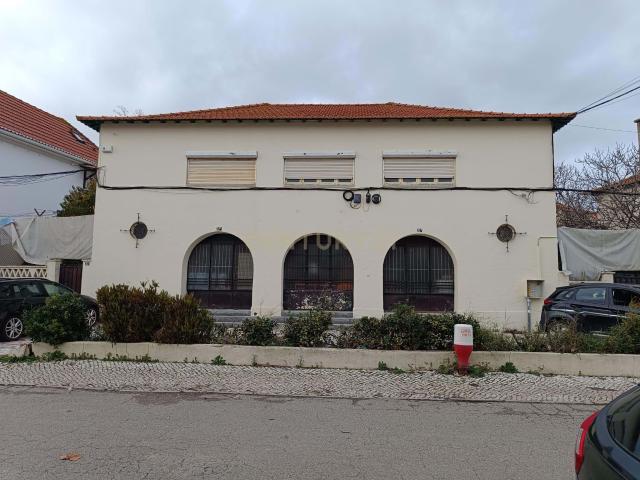 Moradia independente no Bairro da Encarnação nos Olivais Norte com lote de terreno 455 m2 e construção 345m2