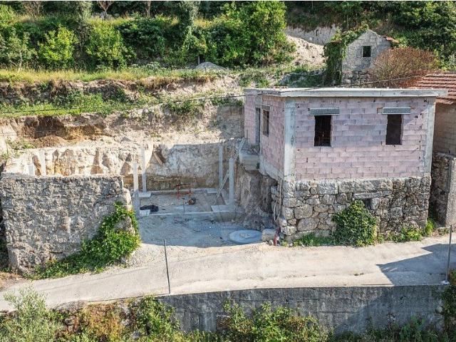 Moradia individual, em fase de reconstrução 0m² Fervença