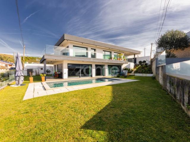 Moradia individual T3 c/ piscina em Nogueira, Braga