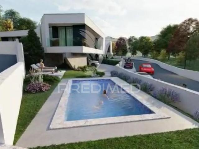 MORADIA INDIVIDUAL T3 NOVA COM PISCINA