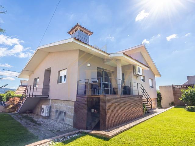Moradia Individual T3 Renovada | Lordelo, Guimarães
