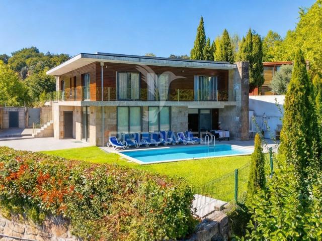 Moradia Individual T5 com 5 Suítes, Piscina e Vistas Desafogadas | Vieira do Minho – Gerês