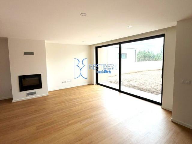 MORADIA INDIVIDUAL TÉRREA T3+ESCRITÓRIO COM TERRENO,SÃO MIGUEL CARREIRA BARCELOS
