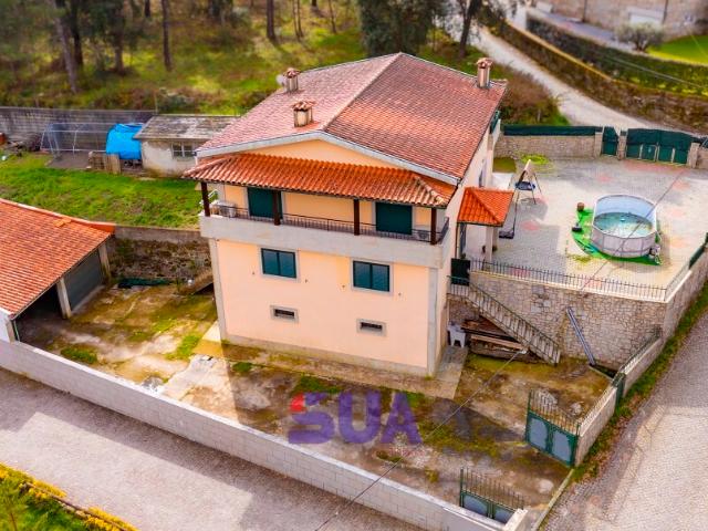 Moradia Individual V3 com Terreno Besteiros