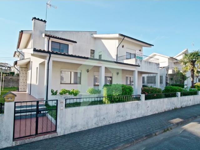 Moradia individual V5 em Arcozelo Barcelos