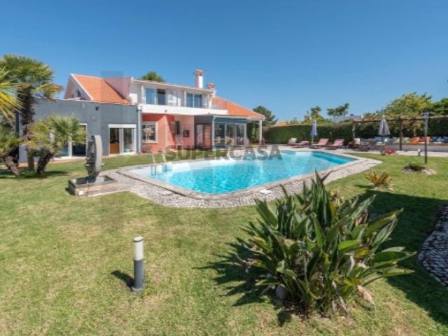 Moradia inserida em 2 lotes terreno, 4.090m², em Azeitão, piscina e court ténis, Oportunidade