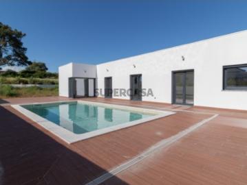 Moradia Isolada c/ Piscina Centro da Charneca da Caparica