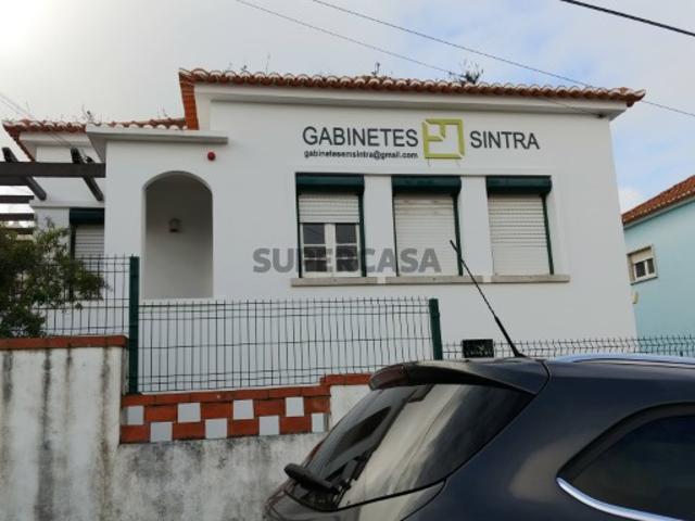 Moradia Isolada com Dois Pisos Independentes Portela de Sintra
