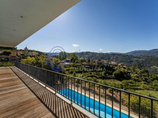 Moradia isolada, com licença de Al junto ao bonito mosteiro. 227m² Ancede e Ribadouro