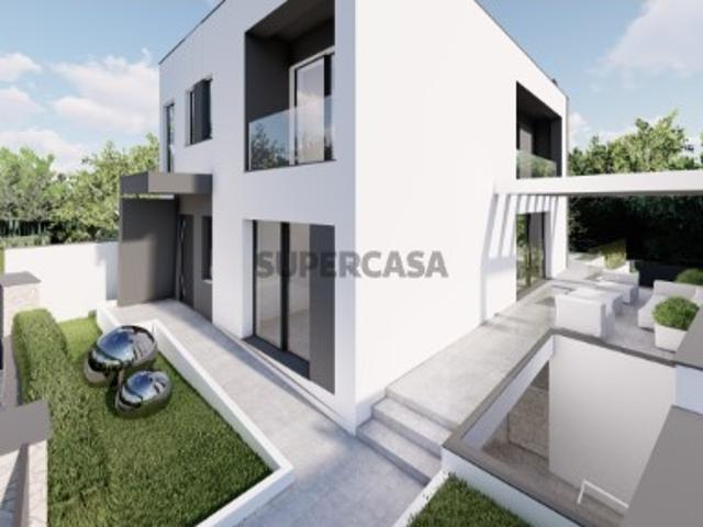 Moradia Isolada com Piscina e 4 ensuite