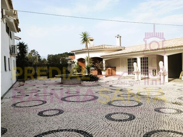 Moradia Isolada com Piscina e Campo de Ténis Aveiro