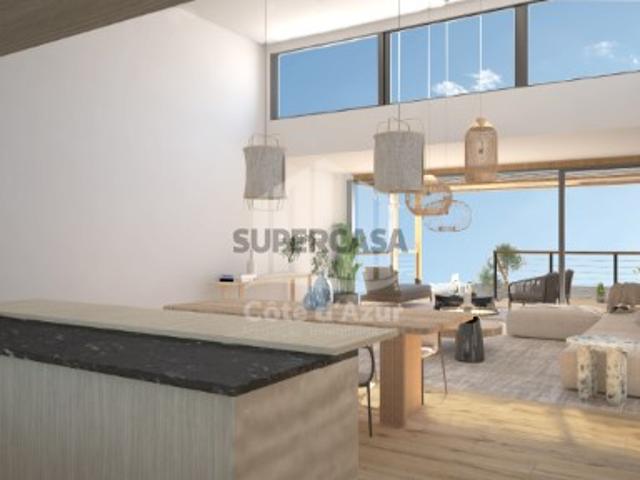 Moradia isolada com piscina independente no centro da Aldeia Nova Sesimbra