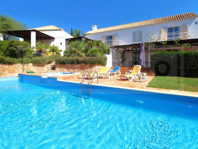 Moradia Isolada com Privacidade, Jardim e Piscina Guia Alb. 186m² Guia