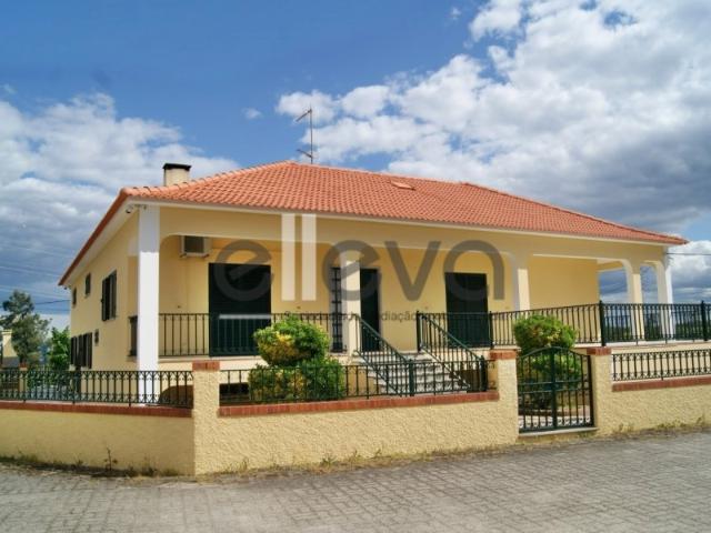 Moradia Isolada com terreno