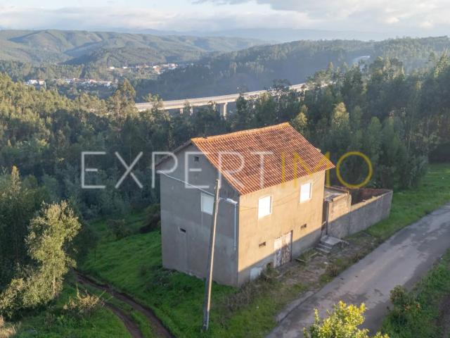 Moradia isolada com terreno e poço em Anaguéis Almalaguês, Coimbra