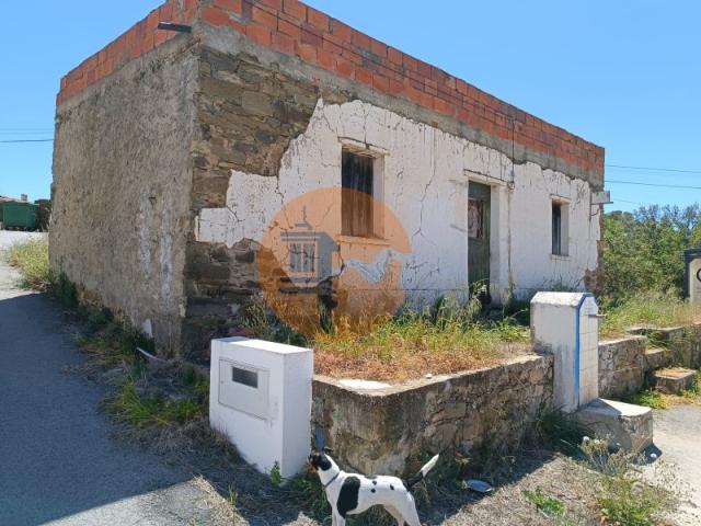 MORADIA ISOLADA COM TERRENO NA SENTINELA EM CASTRO MARIM ALGARVE