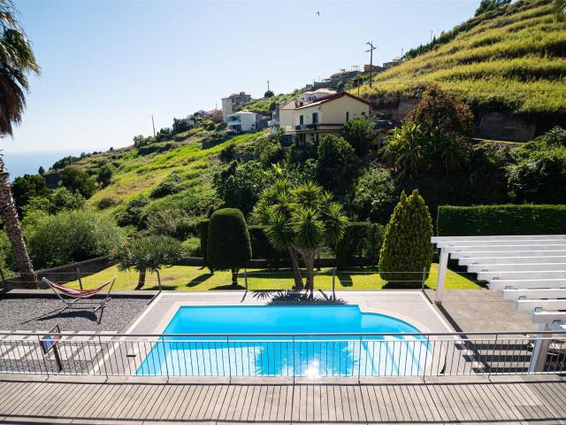Moradia isolada com três quartos 147m² Calheta