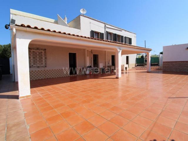 Moradia Isolada com Vista Mar e Enorme Potencial 148m² Pechão