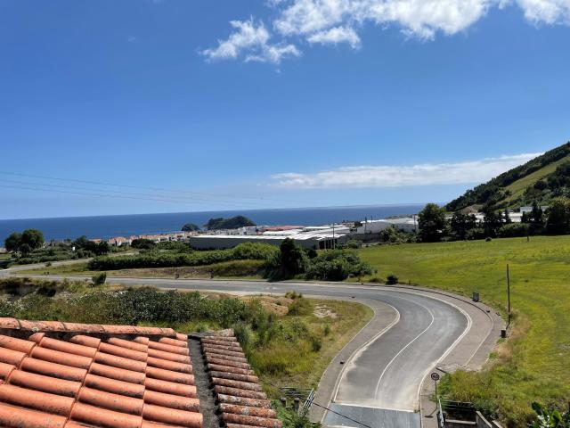 Moradia Isolada com Vista Mar inserida em Quinta