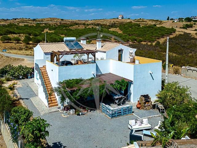 Moradia isolada com 3 quartos, vista mar e jardim – Sotavento, Algarve
