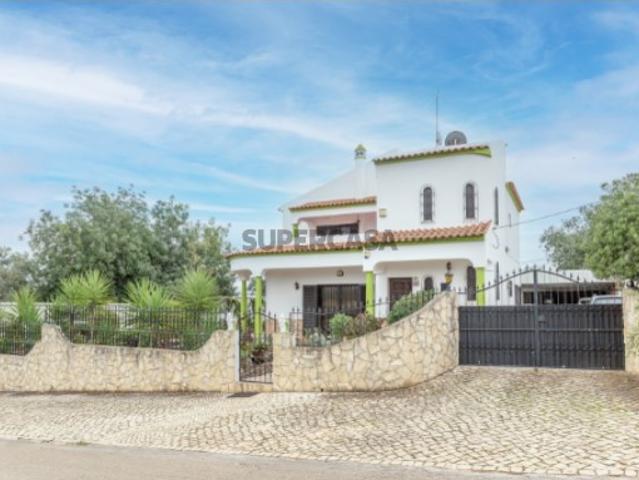 Moradia Isolada com 4 quartos para venda com Piscina, em Paderne, Albufeira
