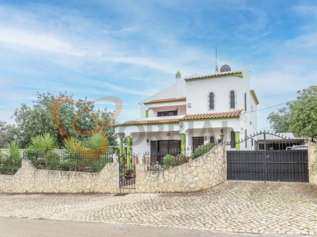 Moradia Isolada com 4 quartos para venda com Piscina, em Paderne, Albufeira