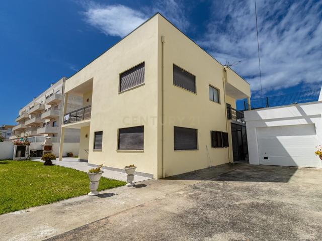 Moradia Isolada a 2 minutos da praia de Apúlia Esposende