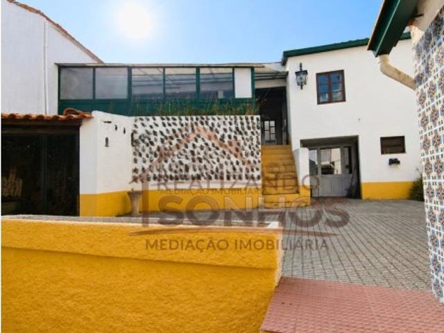 MORADIA ISOLADA À VENDA NA BORRALHA