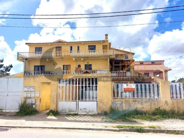 Moradia Isolada AVOS 3 Pisos em. Casal do Sapo. Quinta do Conde