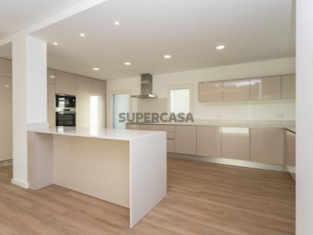 Moradia Isolada de 254,74m2, com piscina