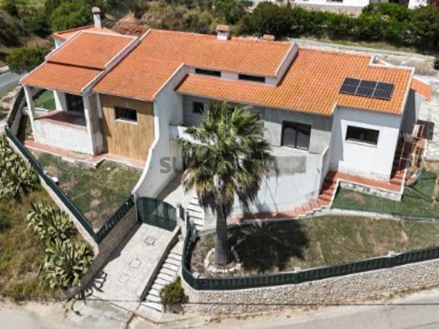 Moradia Isolada em fase de renovação/ remodelação com piscina e jardim Miraventos Palmela