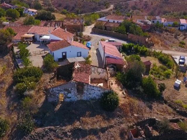 MORADIA ISOLADA EM RUÍNAS, PARA RECUPERAR COM TERRENO DE 1.560 M2 AMPLIAR A 250 M2 COM GARAGEM PISCINA ALCARIAS GRANDES ALGARVE