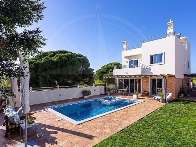 Moradia isolada, energeticamente eficiente, com 4 quartos, v. 217m² Olhão