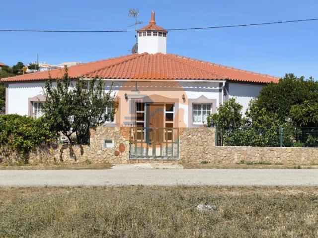MORADIA ISOLADA ESTILO EXAGONAL COM TERRENO DE 1220 M² COM FURO NA ALDEIA DA CORTE DO GAGO AZINHAL CASTRO MARIM. ALGARVE