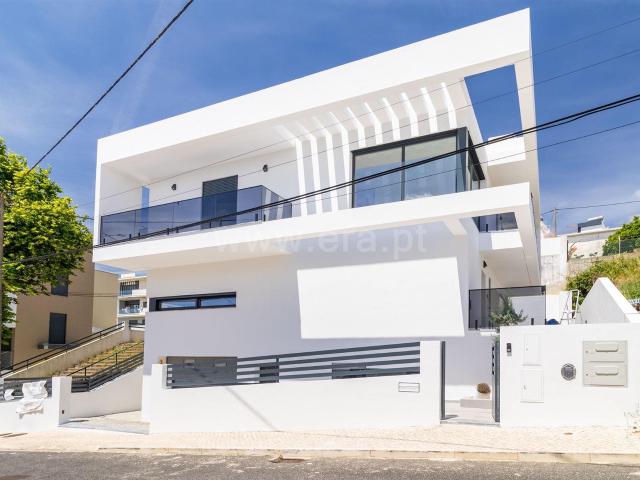Moradia Isolada, Odivelas, Bairro Trigache 263m² Pontinha e Famões