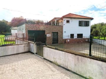 Moradia isolada localizada perto da localidade de Maças de D. 370m² Maçãs De Dona Maria