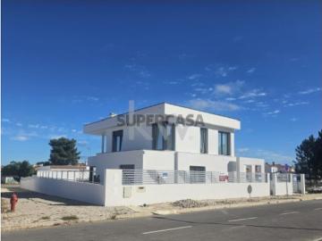 Moradia Isolada Nova T4 | 3 Suites | Piscina | Garagem | Azeitão