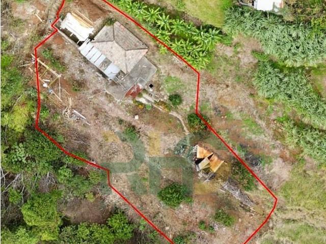 Moradia Isolada para recuperar em zona de natureza