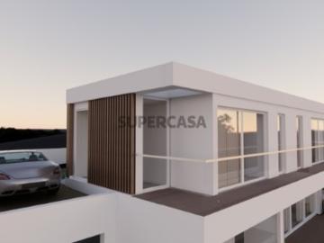 Moradia Isolada T2+1 situada na tranquila zona da Quintinha, em Sesimbra