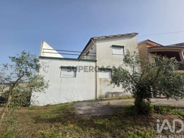 Moradia isolada T2 em Ázere e Covelo de 130 m²