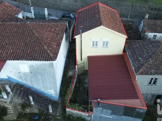 Moradia isolada T2 em Lobrigos e Sanhoane de 108 m²