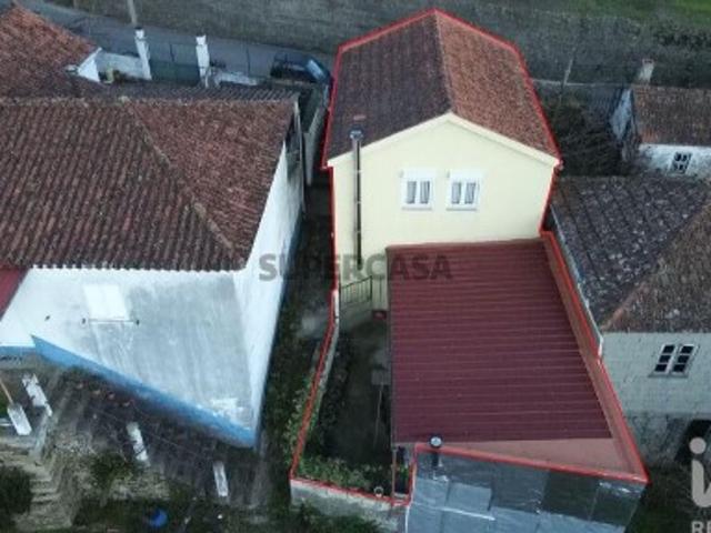 Moradia isolada T2 em Lobrigos e Sanhoane de 108 m²