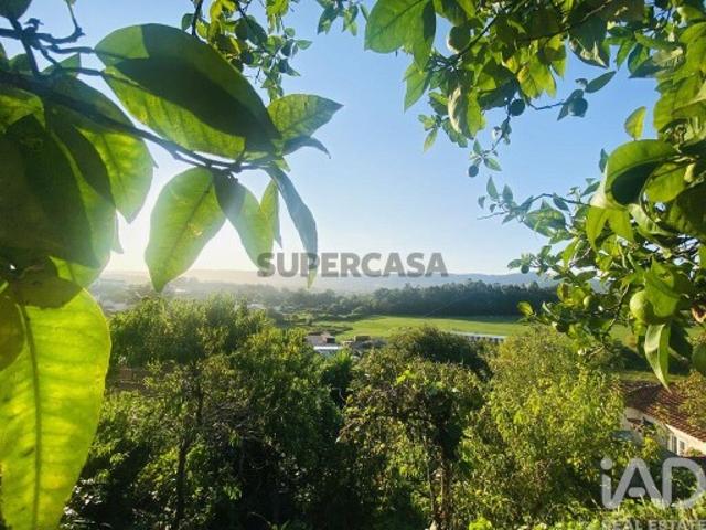Moradia isolada T2 em Vila Nova de Cerveira e Lovelhe de 240 m²