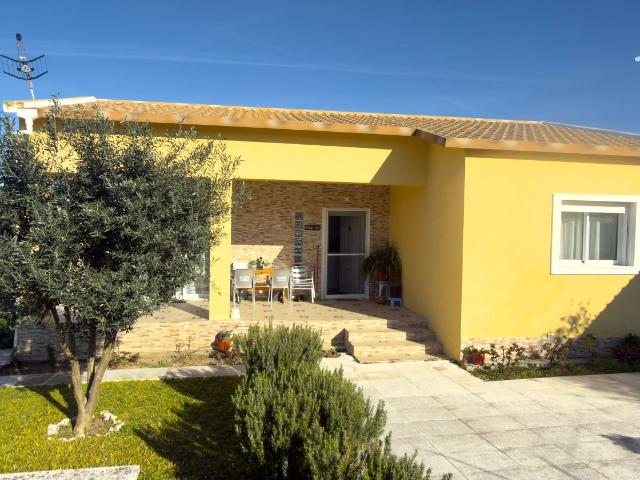 Moradia Isolada T2 Quinta do Anjo Coz. Equipada, Furo, Anexo, Barbecue, Arvores de Fruto