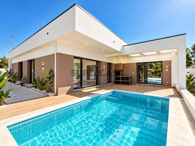 Moradia isolada T3+1 | 2 suites| Piscina| Fernao Ferro