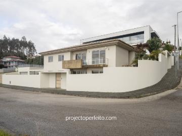 Moradia Isolada T3+3 Venda em Escapães,Santa Maria da Feira 315m² Escapães