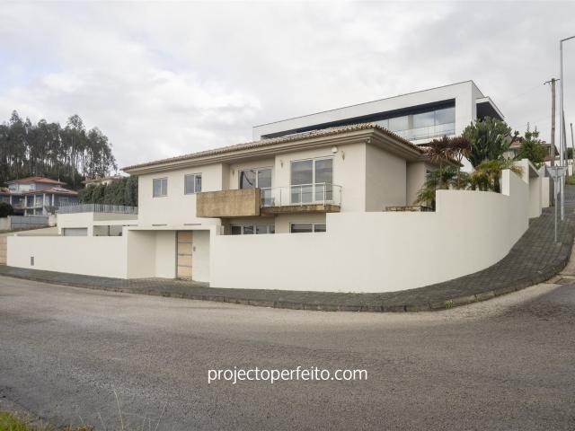 Moradia Isolada T3+3 Venda em Escapães,Santa Maria da Feira 315m² Escapães