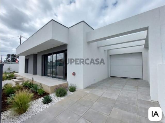 Moradia Isolada T3 c/ Garagem e Lavandaria. Pinhal do General